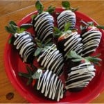 Easy Chocolate Covered Strawberries  {love}