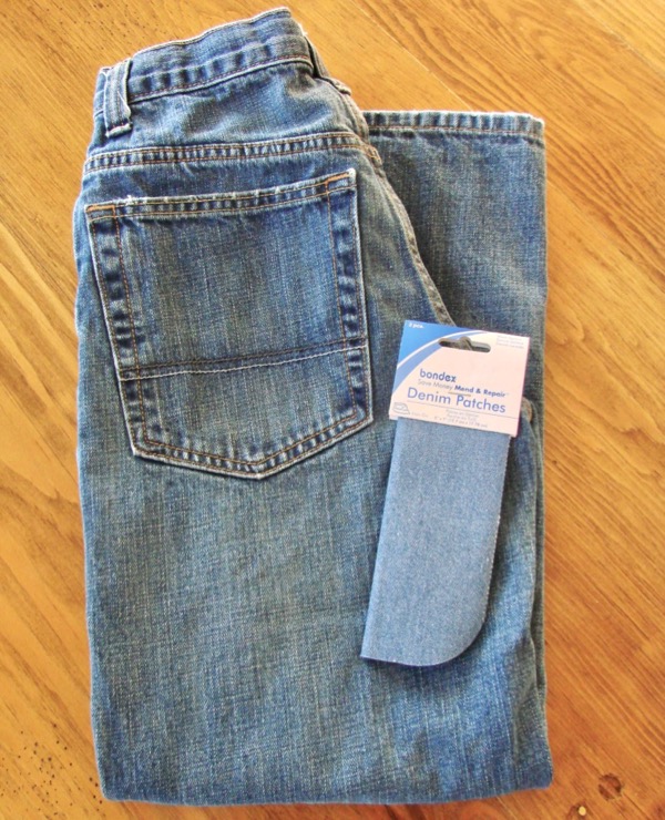 Children's jeans with reinforced clearance knees