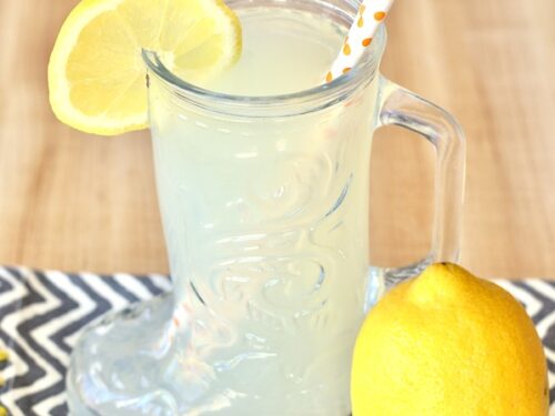Old Fashioned Homemade Lemonade (only 3 ingredients!)