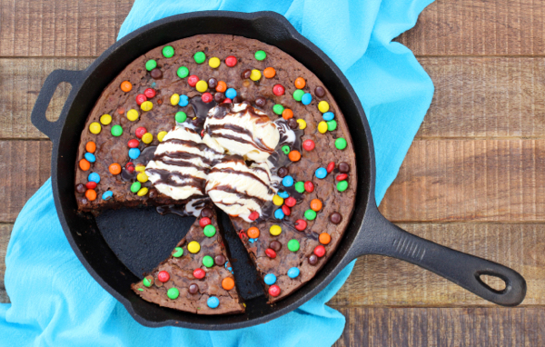 Brownies in a Cast Iron Skillet - Amanda's Cookin' 