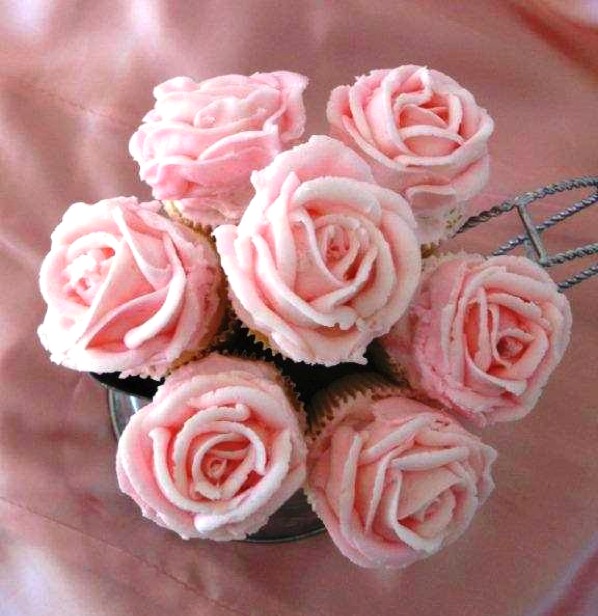 How to Frost Rose Cupcakes