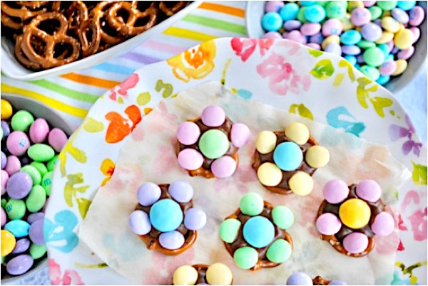 Spring Flower Pretzel Bites (Easy 3 Ingredient Recipe!!)