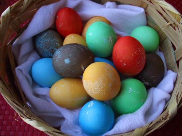 DIY Kook Aid Easter Egg Coloring