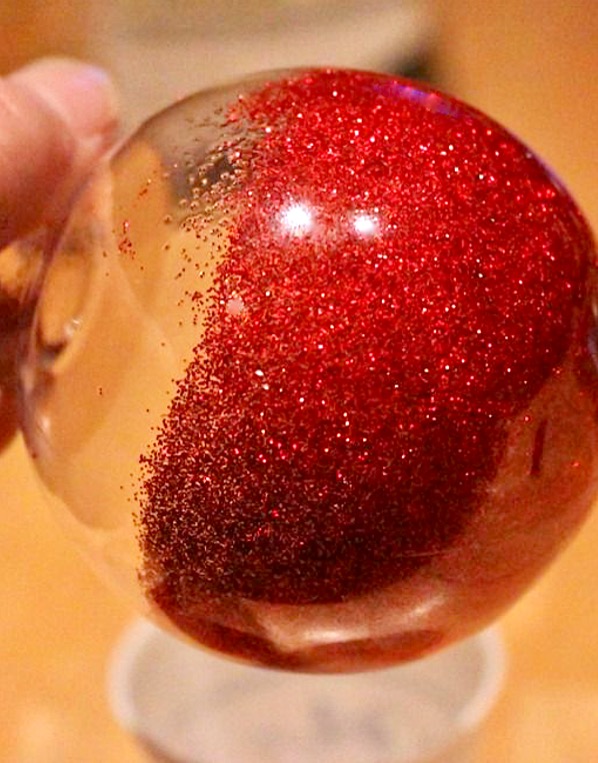 How to Make Glitter Ornaments for Christmas Tree