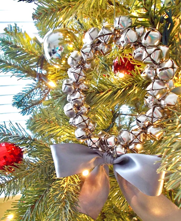 How to Make Jingle Bell Wreath Ornaments