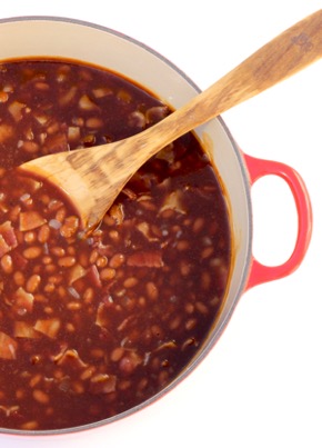 Easy Dutch Oven Baked Beans Recipe {One Pot Dish}