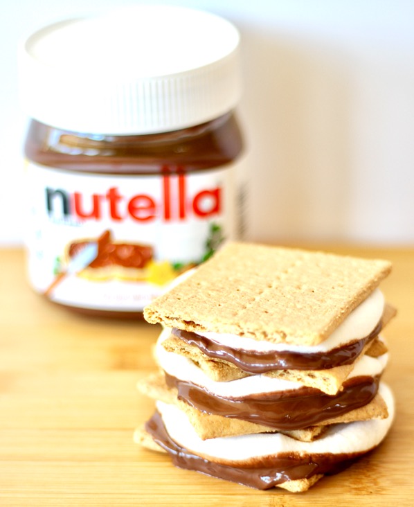 Stack of Nutella s\'mores.