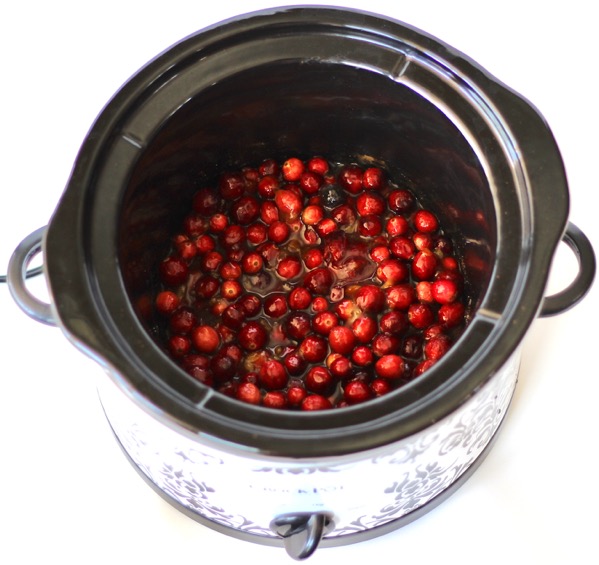 Easy Crockpot Cranberry Sauce Recipe