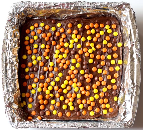 Reese\'s Fudge in a lined baking dish.