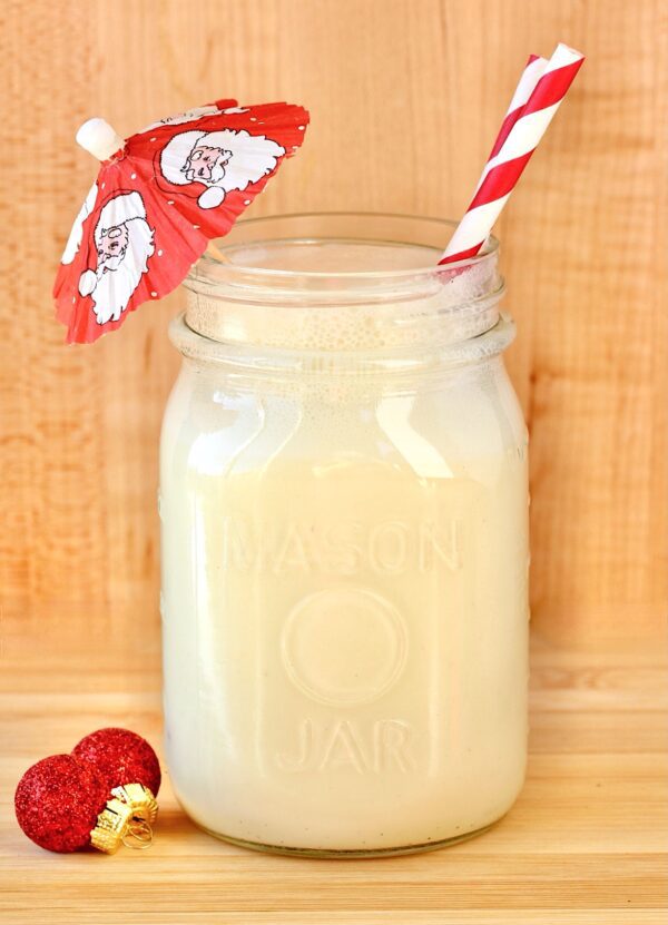 Peppermint Eggnog Punch in a jar.
