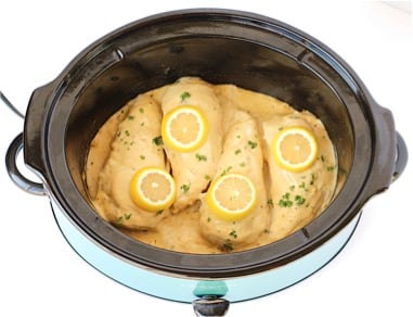 Garlic and lemon chicken in a slow cooker.