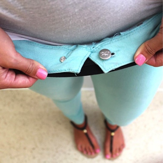 how to score your 2 free Belly Bands and wear regular jeans while pregnant