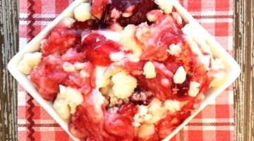 Strawberry Cheesecake Dump Cake Recipe