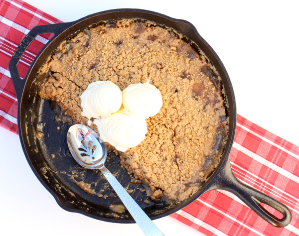 https://thefrugalgirls.com/wp-content/uploads/2017/08/Cast-Iron-Cobbler-Recipe-Apple.jpg