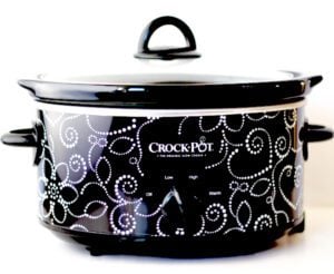 Crockpot with a lid.