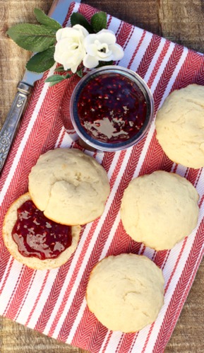 Easy Biscuit Recipe from Scratch