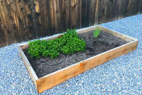 DIY-Raised-Garden-Bed
