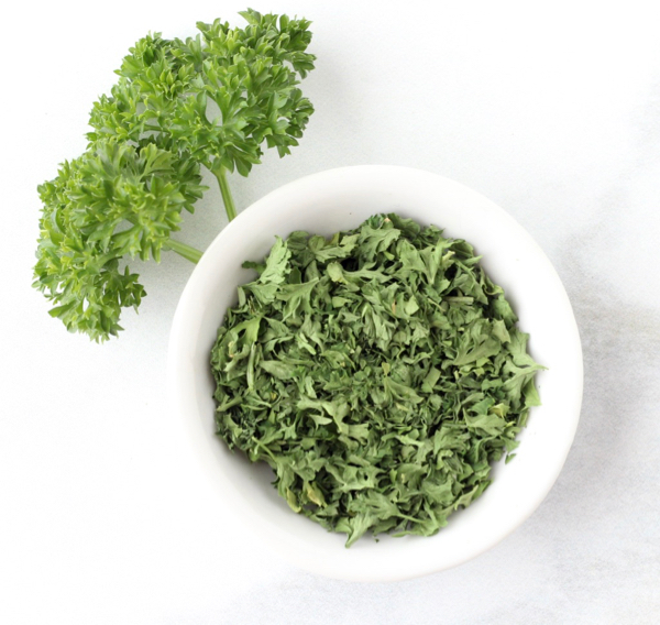How to Dry Parsley Leaves