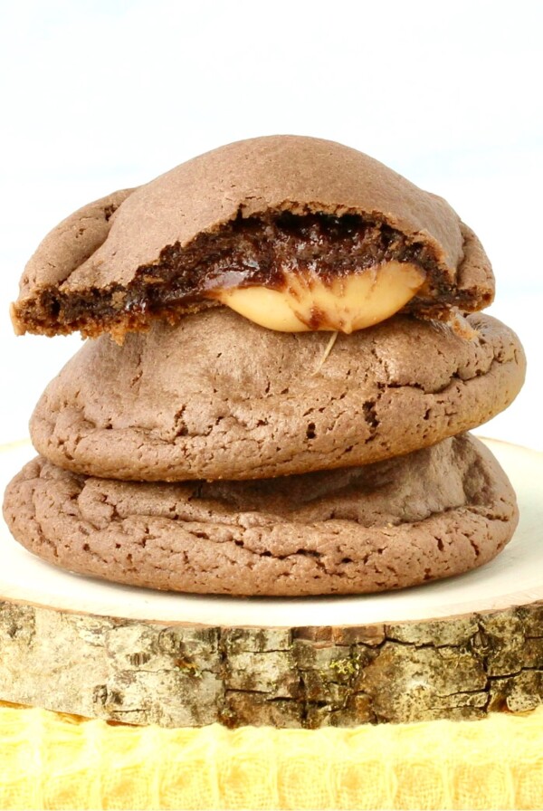 Stack of Rolo cookies.