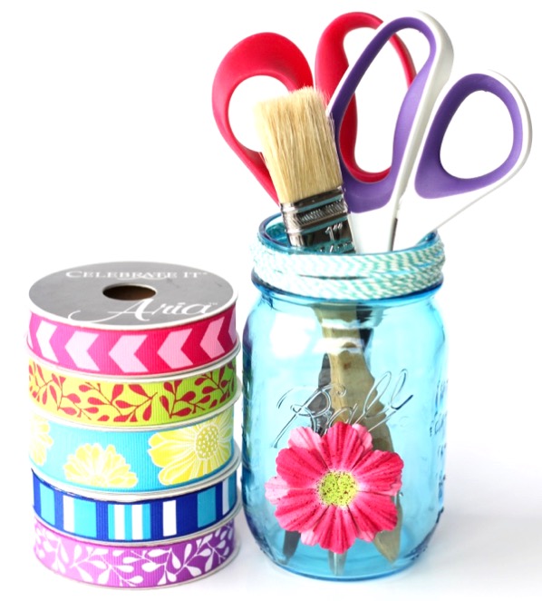 DIY paintbrushes kids art projects you can do at home