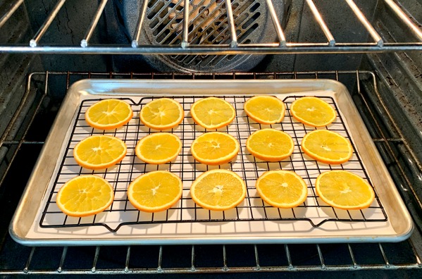 How to Dry Orange Slices in the Oven - 2 Bees in a Pod
