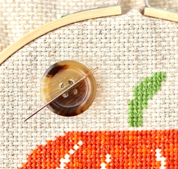 Needle Minder Magnets DIY! {How to Make Your Own in 5 Minutes}
