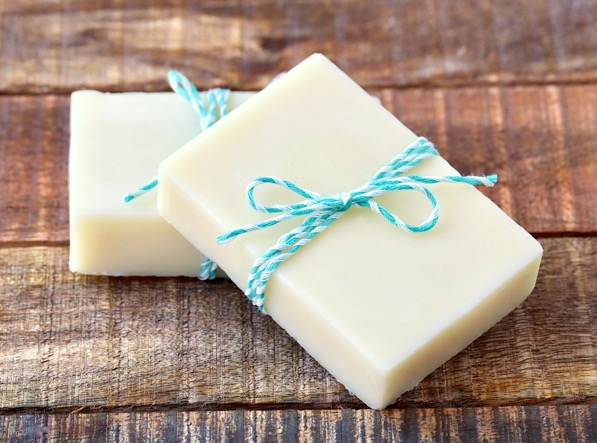 DIY recipe for lotion bars with beeswax - Sugar Maple Farmhouse