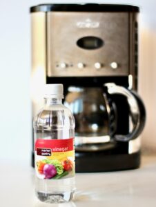How to Clean Your Coffee Maker with Vinegar at Home