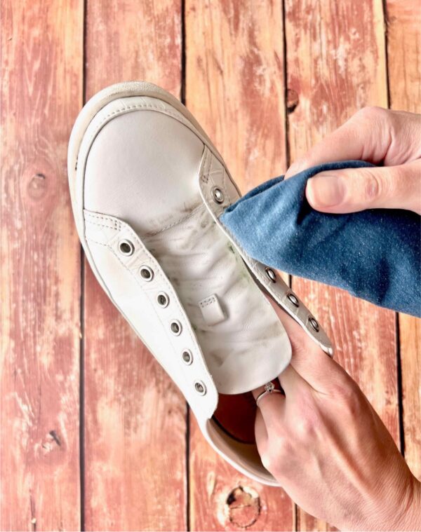 How to Clean Dirty White Shoes