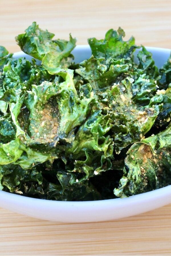 Garlic Parmesan Kale Chips in small bowl.